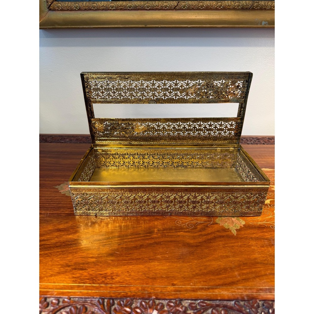 Vintage Filigree Tissue Box Cover with Roses - Picture 4 of 17